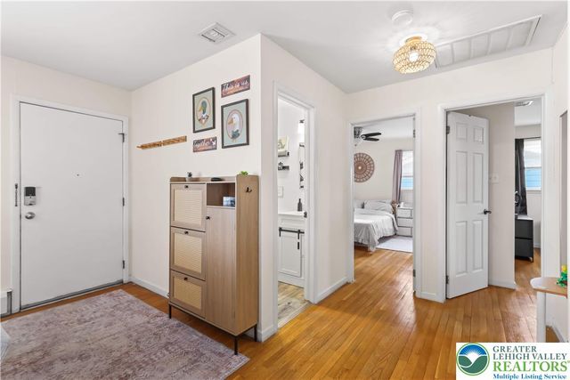 1322 Valley Road, Bethlehem City, PA 18018