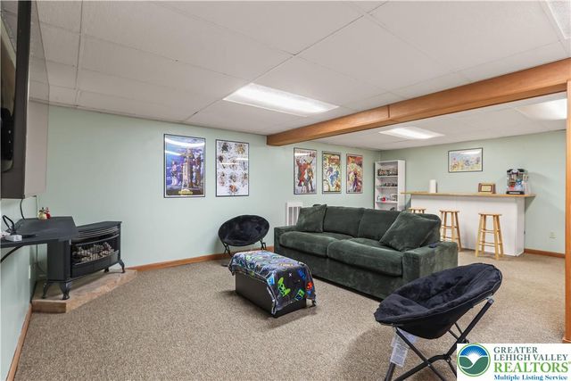 1322 Valley Road, Bethlehem City, PA 18018