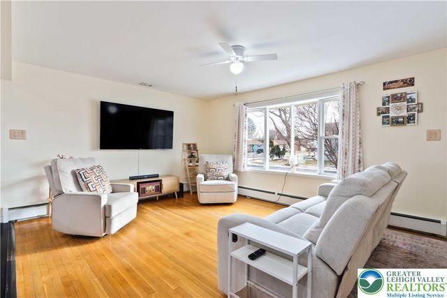 1322 Valley Road, Bethlehem City, PA 18018