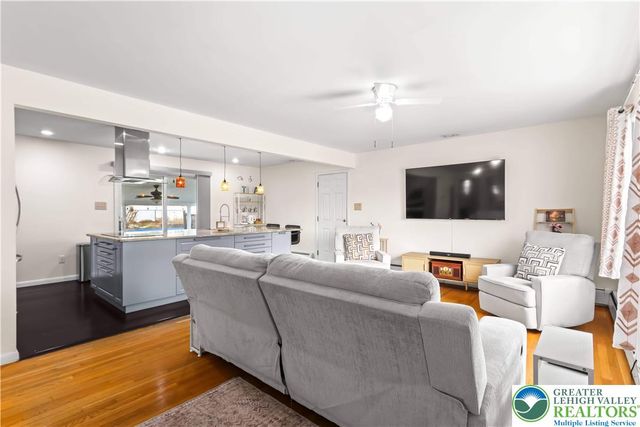 1322 Valley Road, Bethlehem City, PA 18018