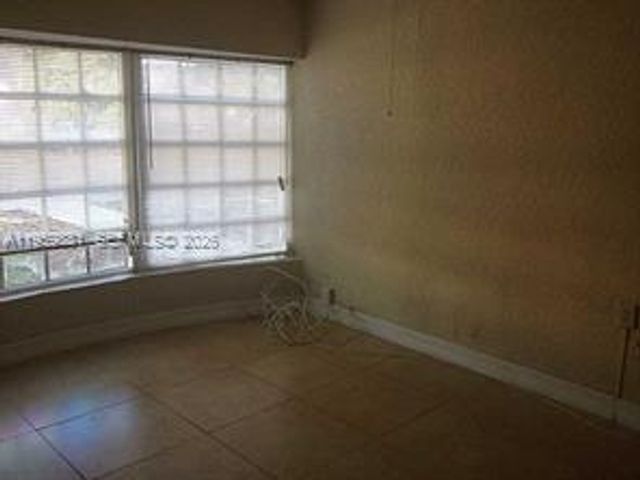 5604 Hayes St RIGHT, Hollywood, FL 33021