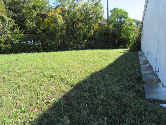 2419 Logan Street, Dallas, TX 75215