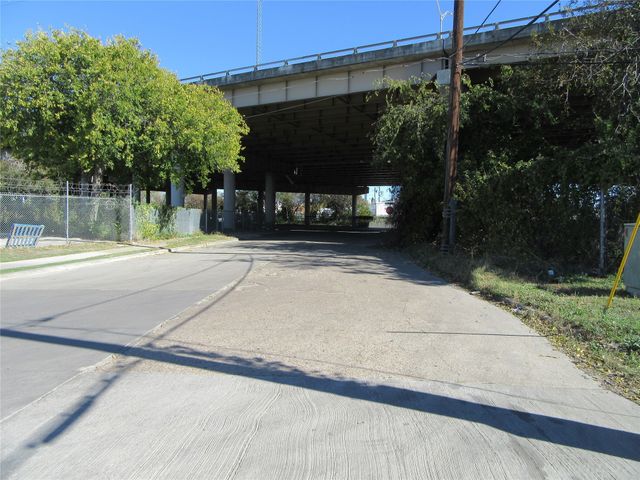 2419 Logan Street, Dallas, TX 75215