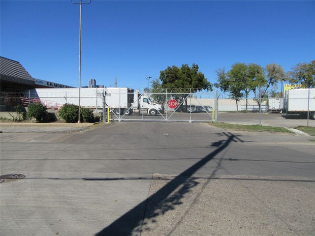 2419 Logan Street, Dallas, TX 75215