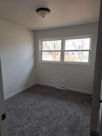 4310 PATRIOT LN, Rapid City, SD 57701