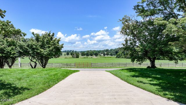 125 Calico Road, Afton, TN 37616