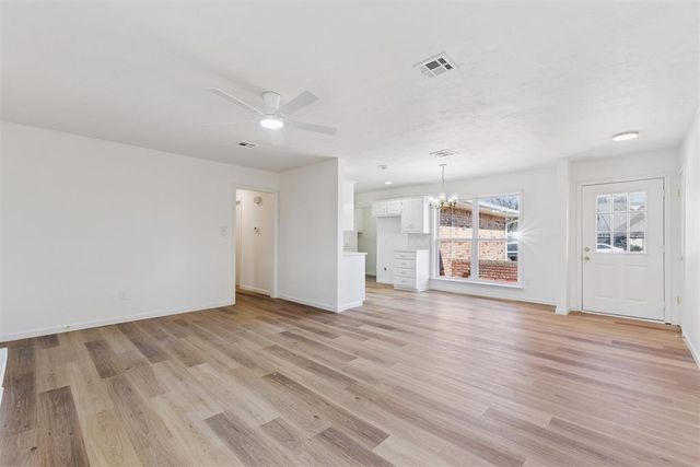 713 Lonnie Lane, Moore, OK 73170