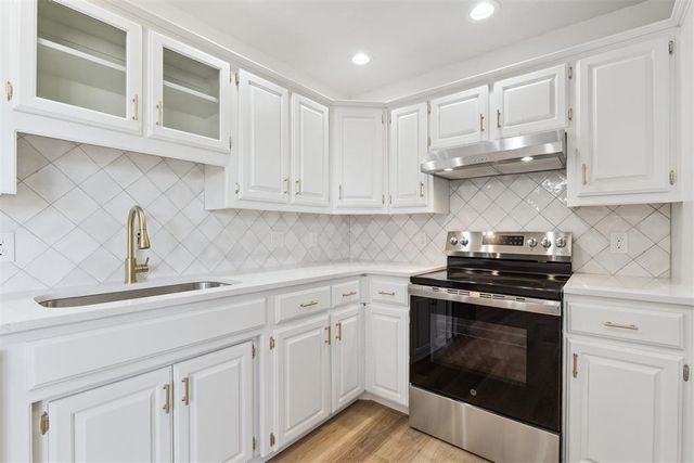 713 Lonnie Lane, Moore, OK 73170