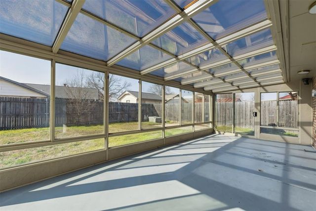 713 Lonnie Lane, Moore, OK 73170