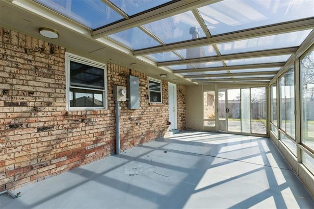 713 Lonnie Lane, Moore, OK 73170