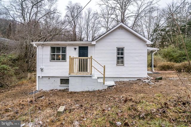 1121 MONACAN TRAIL RD, Charlottesville, VA 22903