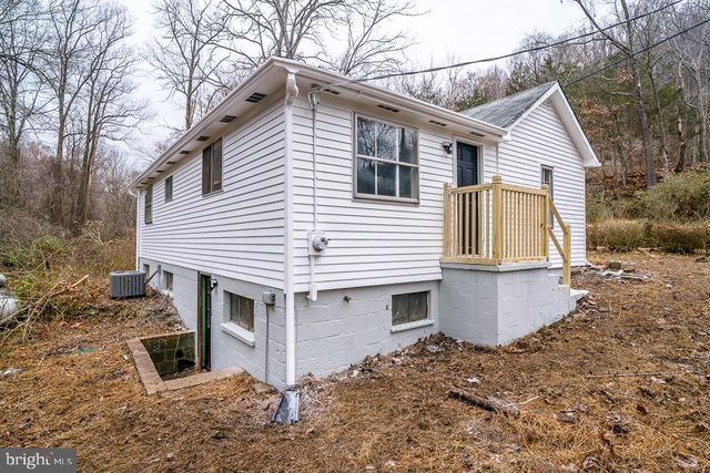 1121 MONACAN TRAIL RD, Charlottesville, VA 22903