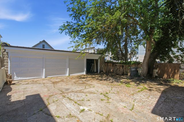 11 Bell Street, Bridgeport, CT 06610