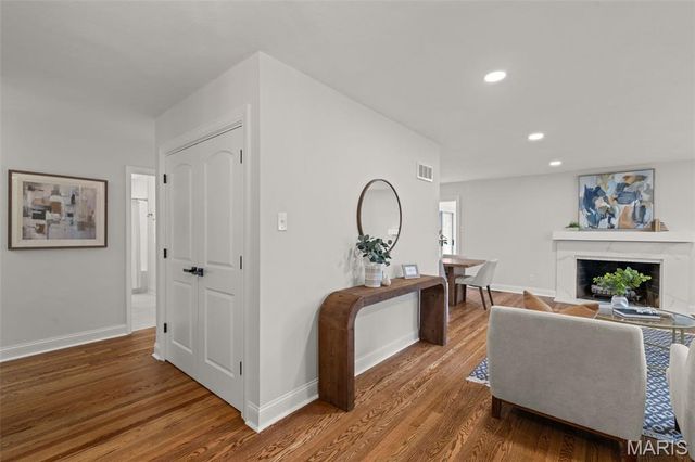 1400 Norman Place, St Louis, MO 63122