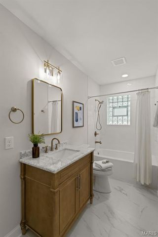 1400 Norman Place, St Louis, MO 63122