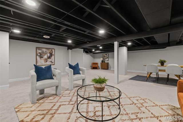 1400 Norman Place, St Louis, MO 63122