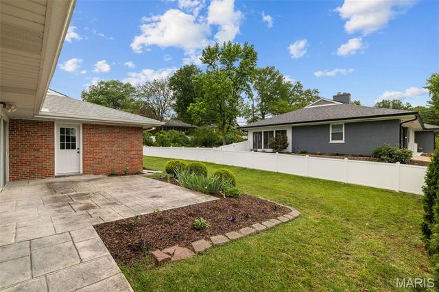 1400 Norman Place, St Louis, MO 63122