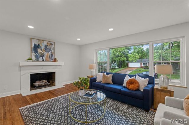 1400 Norman Place, St Louis, MO 63122