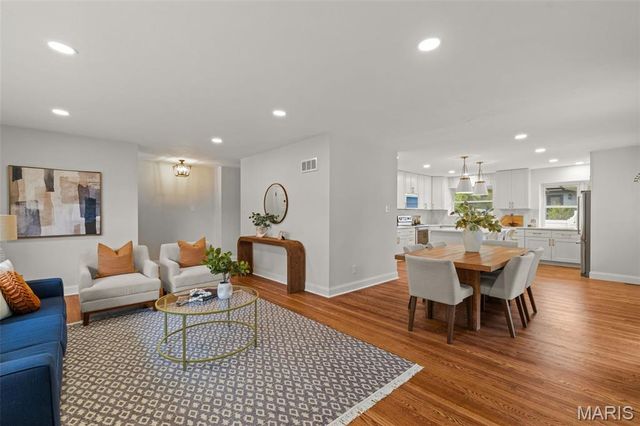 1400 Norman Place, St Louis, MO 63122
