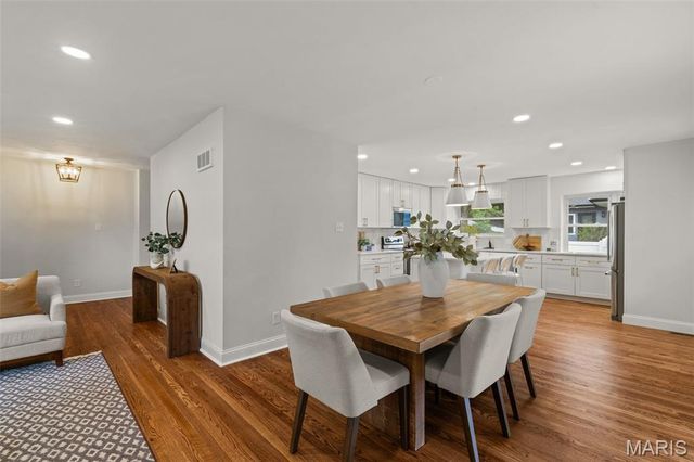 1400 Norman Place, St Louis, MO 63122