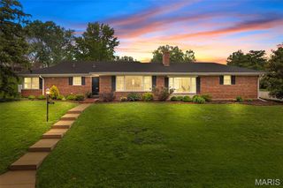1400 Norman Place, St Louis, MO 63122