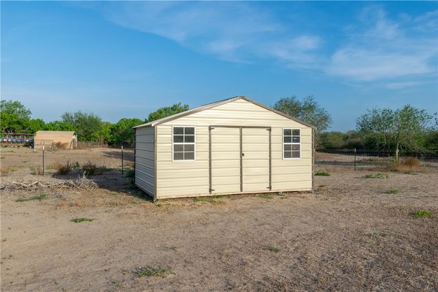 108 County Road 1601 Cr, Alice, TX 78332