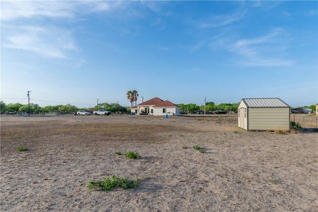 108 County Road 1601 Cr, Alice, TX 78332