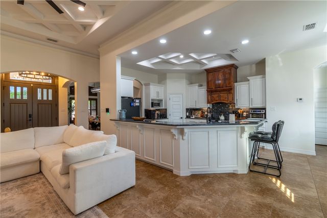 108 County Road 1601 Cr, Alice, TX 78332