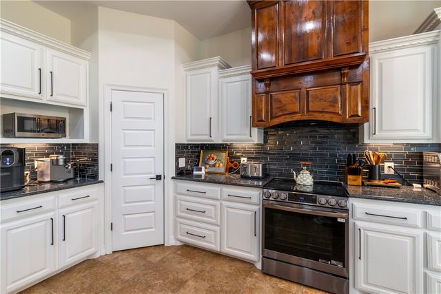 108 County Road 1601 Cr, Alice, TX 78332