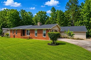 238 W Wedgewood Circle, Newnan, GA 30263