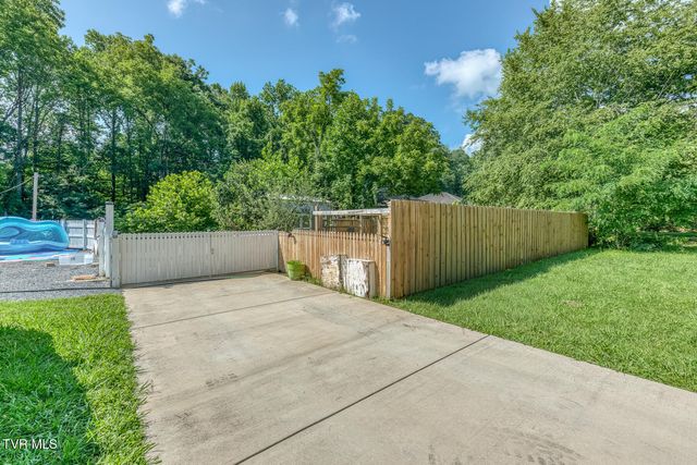 901 Cherokee Road, Johnson City, TN 37604