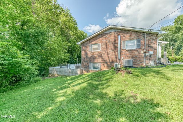 901 Cherokee Road, Johnson City, TN 37604