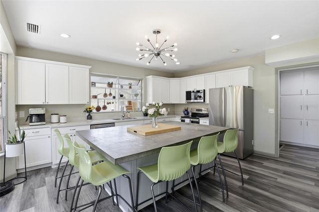 600 NW 35TH STREET, Gainesville, FL 32607