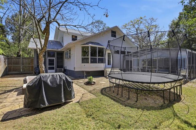 600 NW 35TH STREET, Gainesville, FL 32607