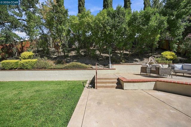 1154 Calder Ln, Walnut Creek, CA 94598