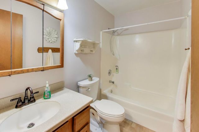 3409 W Bretons Drive, Mchenry, IL 60050