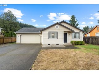 134 N JOHNSON Ave, Yacolt, WA 98675