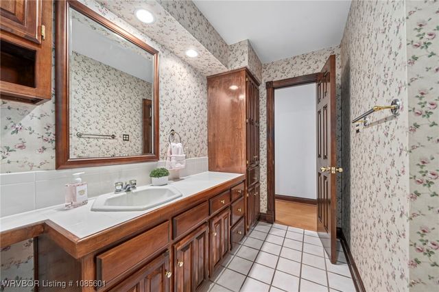 2916 S Cliff Drive, Fort Smith, AR 72901