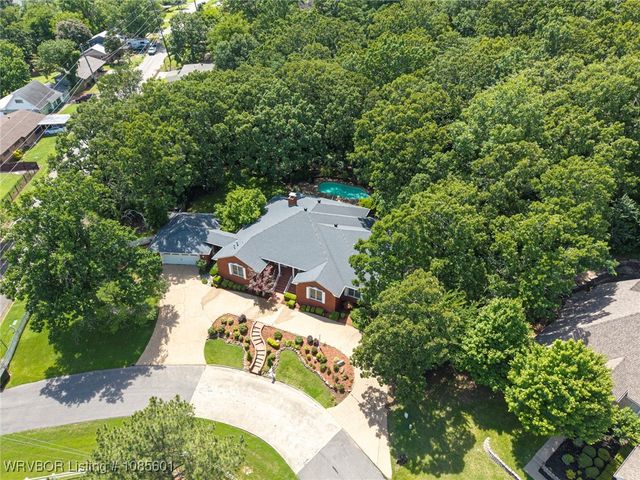 2916 S Cliff Drive, Fort Smith, AR 72901