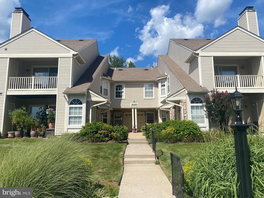 204 ANDOVER CT, QUAKERTOWN, PA 18951 — exterior