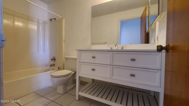 1290 9th St Apt 106, Daytona Beach, FL 32117
