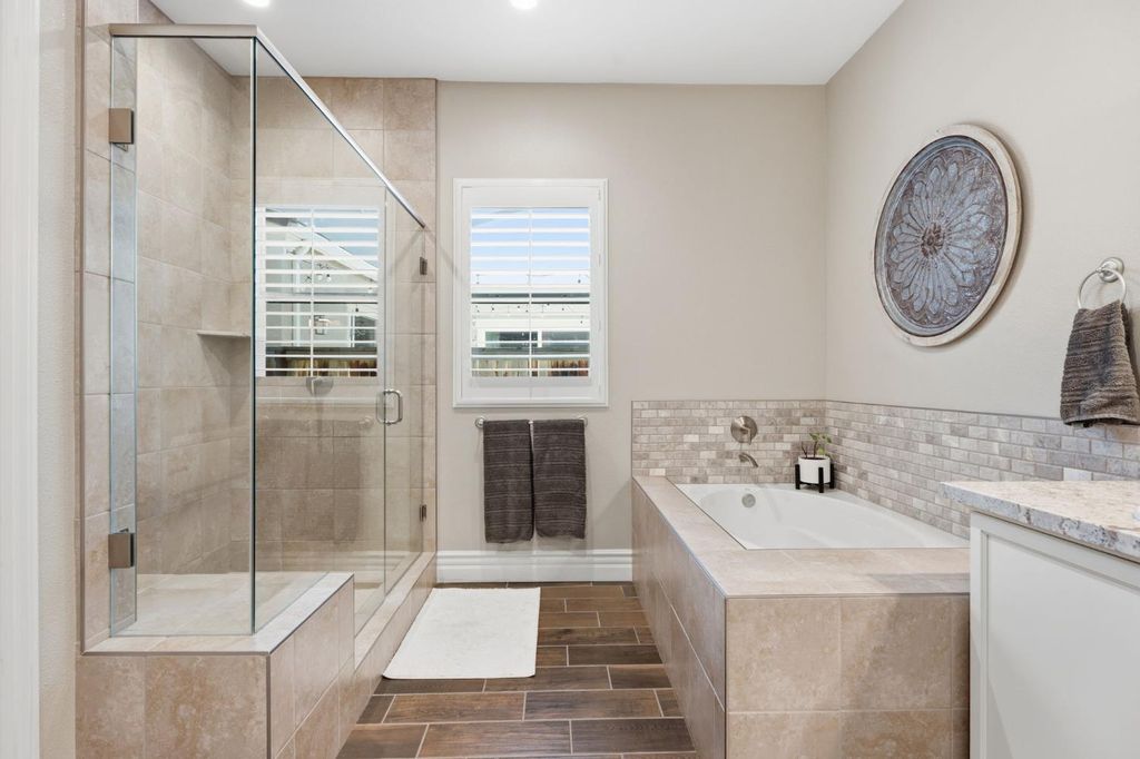 Image 24 of property listing at 285 Pinnacle Drive W, Madera, CA 93636