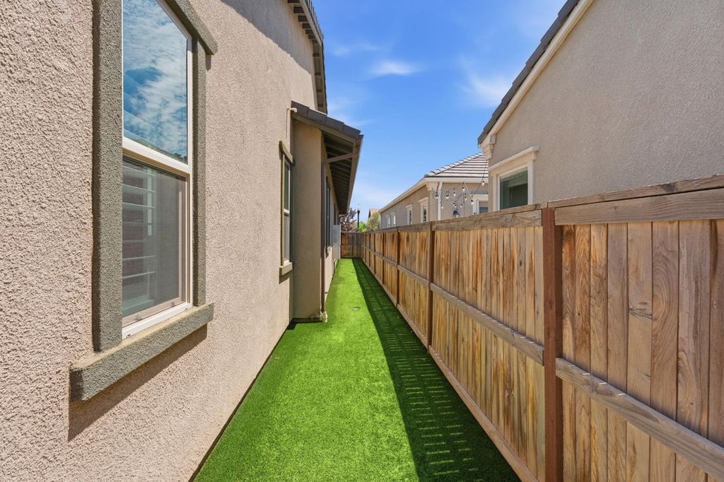 Image 42 of property listing at 285 Pinnacle Drive W, Madera, CA 93636