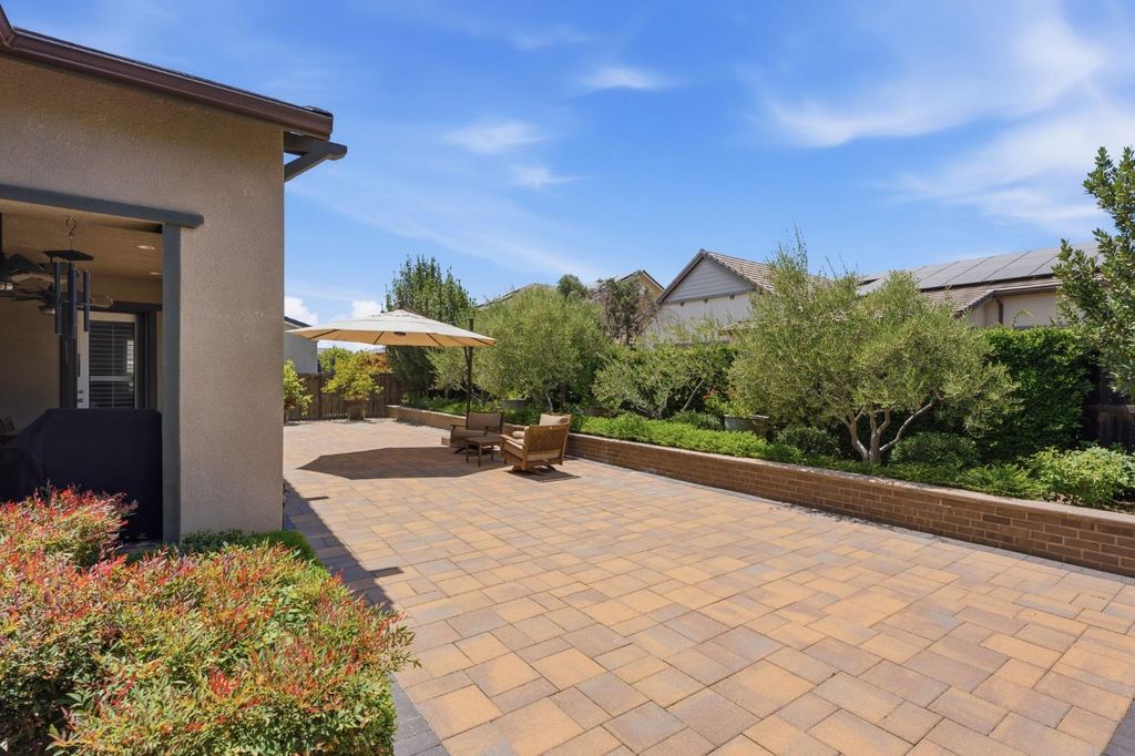 Image 44 of property listing at 285 Pinnacle Drive W, Madera, CA 93636