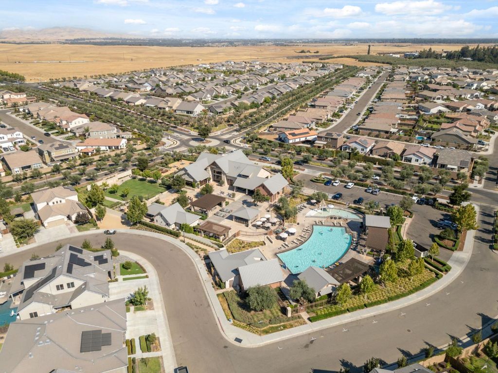 Image 50 of property listing at 285 Pinnacle Drive W, Madera, CA 93636