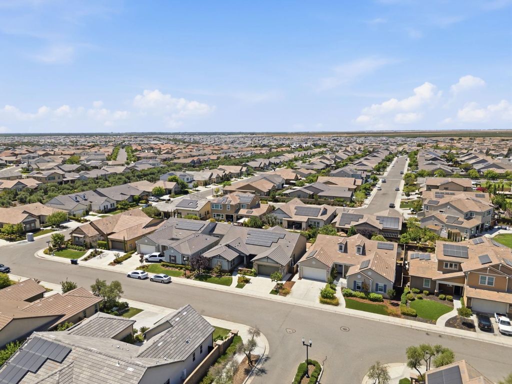 Image 54 of property listing at 285 Pinnacle Drive W, Madera, CA 93636