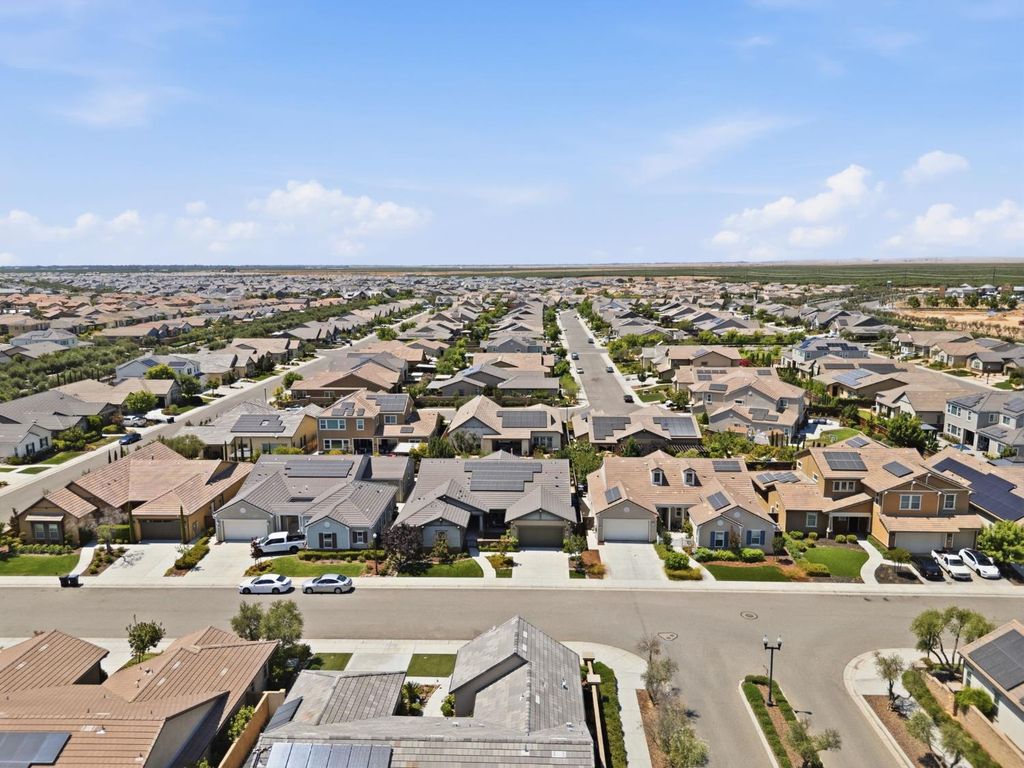 Image 55 of property listing at 285 Pinnacle Drive W, Madera, CA 93636