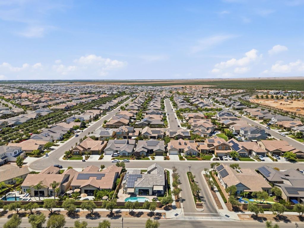 Image 56 of property listing at 285 Pinnacle Drive W, Madera, CA 93636