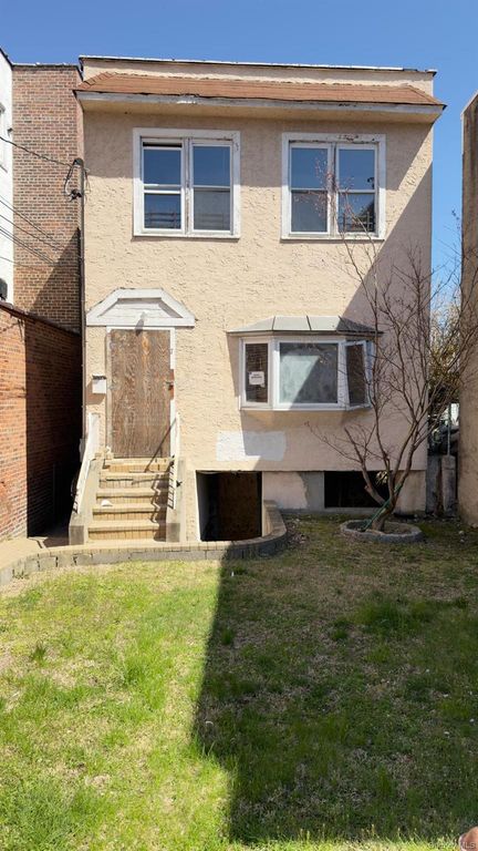7 6th Street, New Rochelle, NY 10801