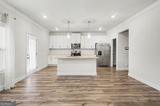 612 Auburn Crossing Drive, Auburn, GA 30011